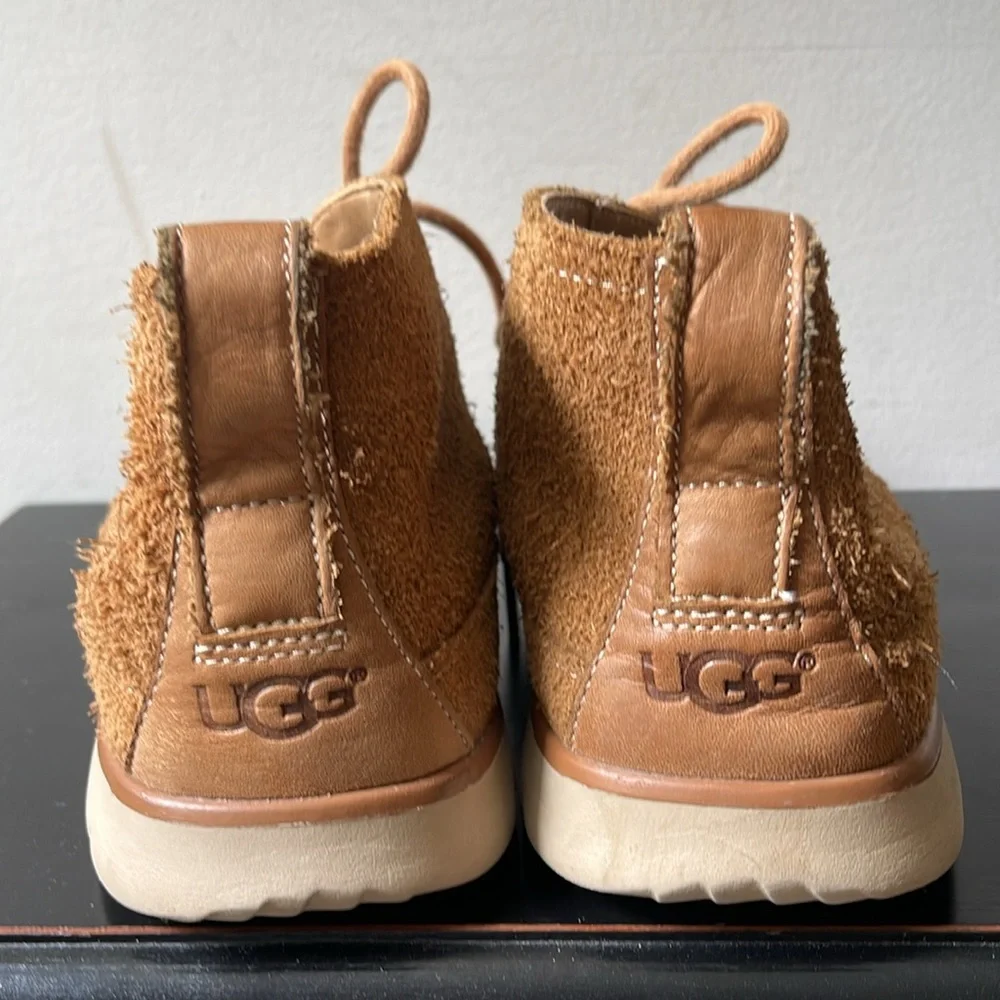 UGG men tan